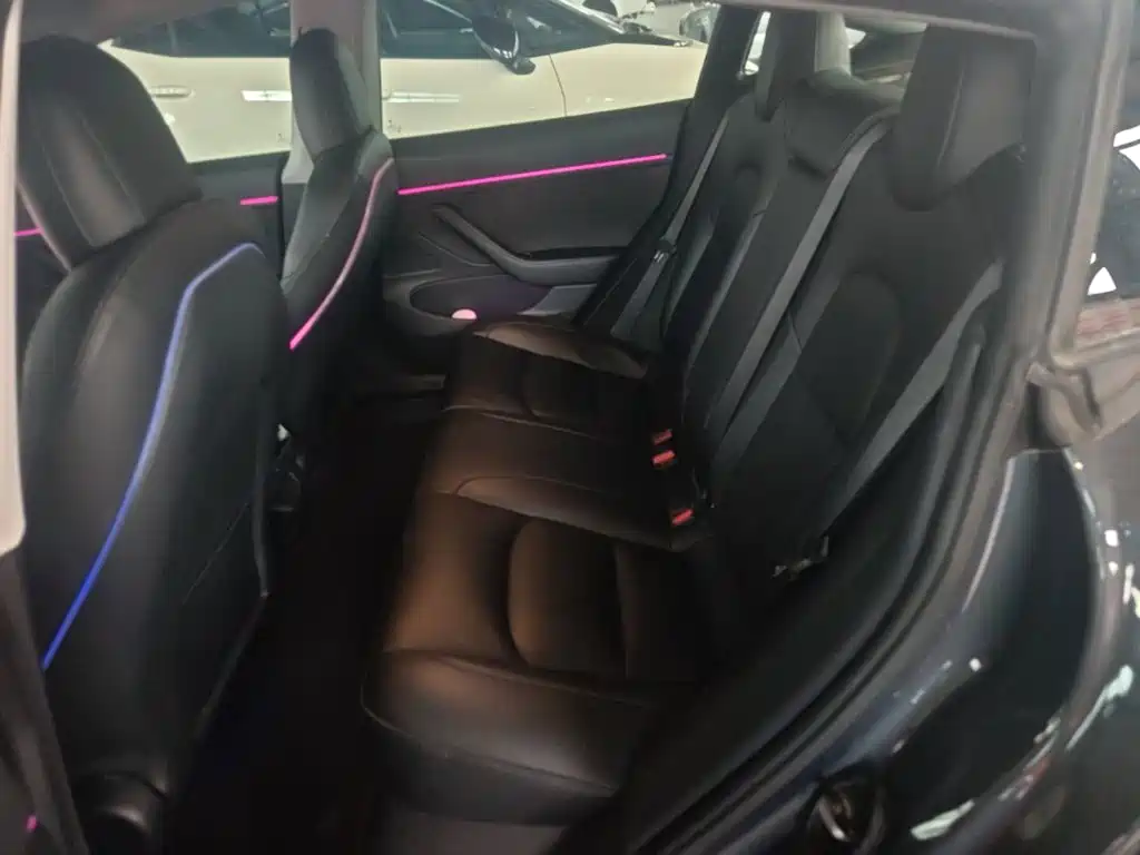 Tesla Model 3 — миниатюра 17