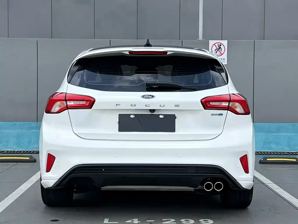 Ford Focus 2022 EcoBoost 180 AT ST Line