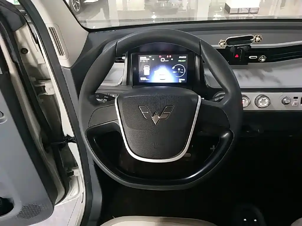 Wuling MINIEV — миниатюра 11