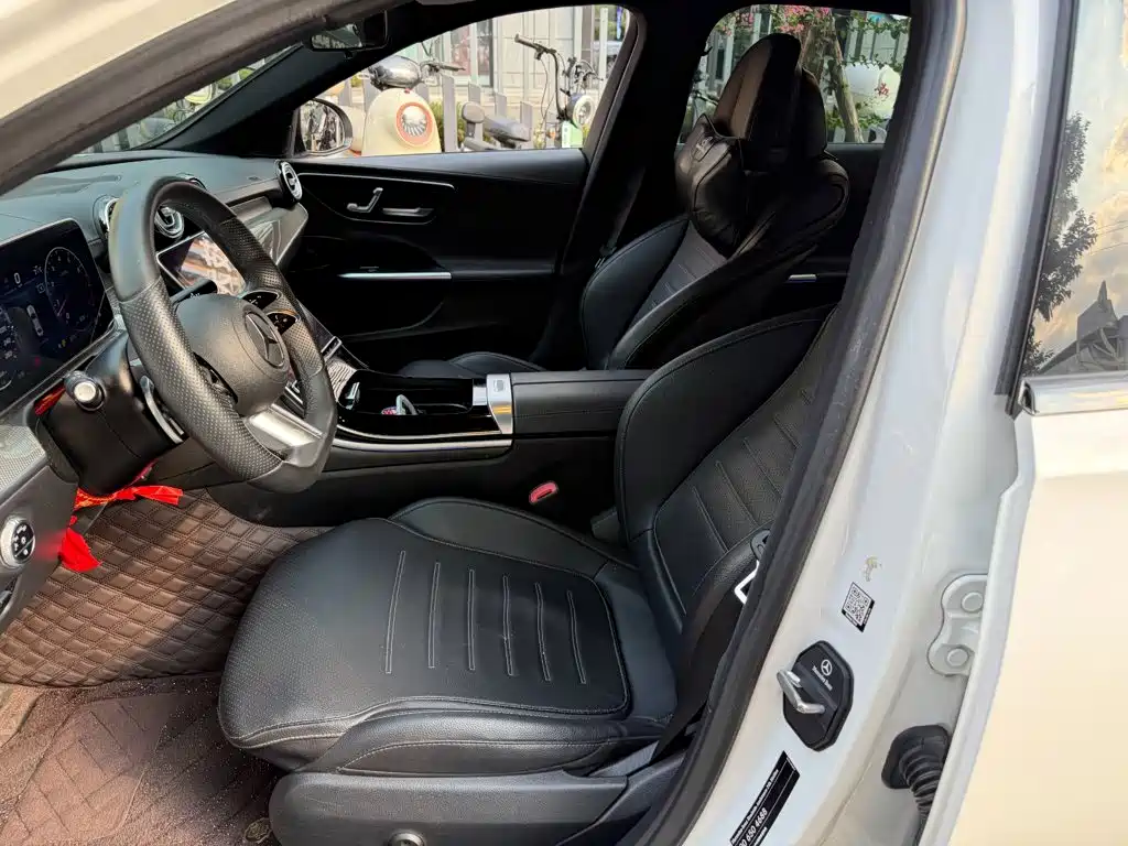 Mercedes-Benz C-Class — миниатюра 8