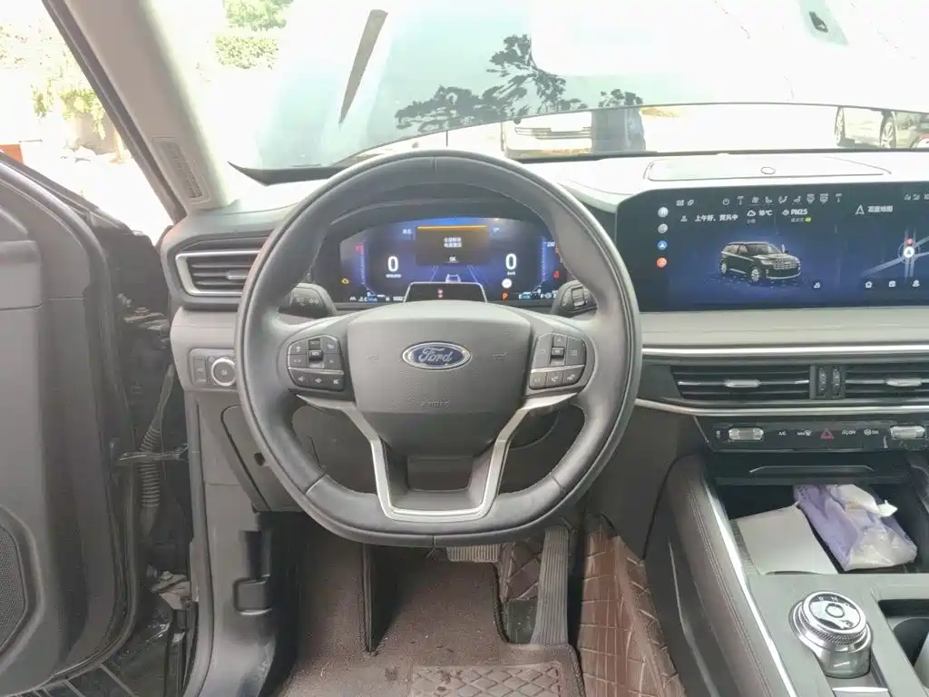 Ford Explorer — миниатюра 6
