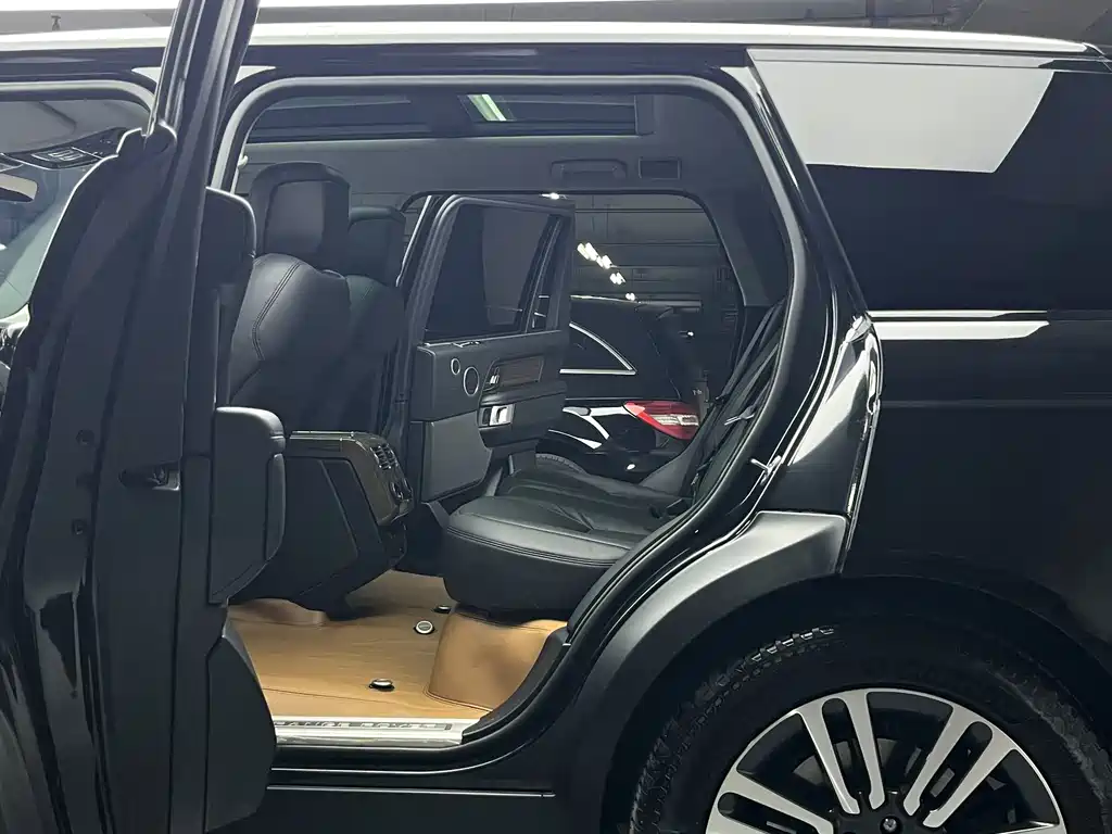 Land Rover Range Rover — миниатюра 24
