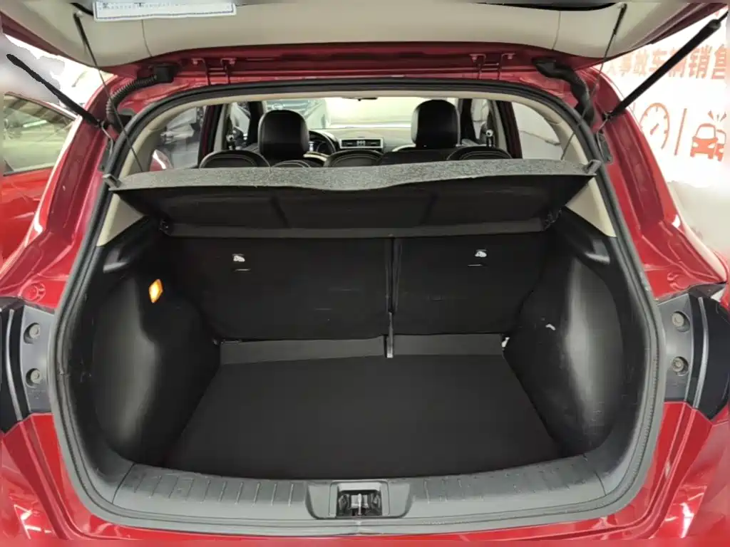Nissan Tiida — миниатюра 24