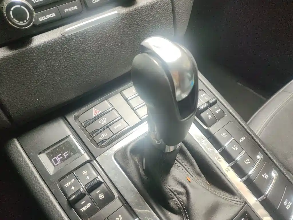 Porsche Macan — миниатюра 11