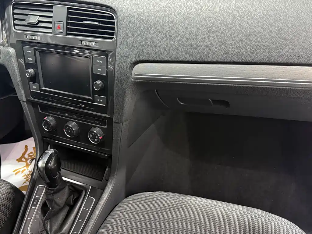 Volkswagen Golf — миниатюра 6