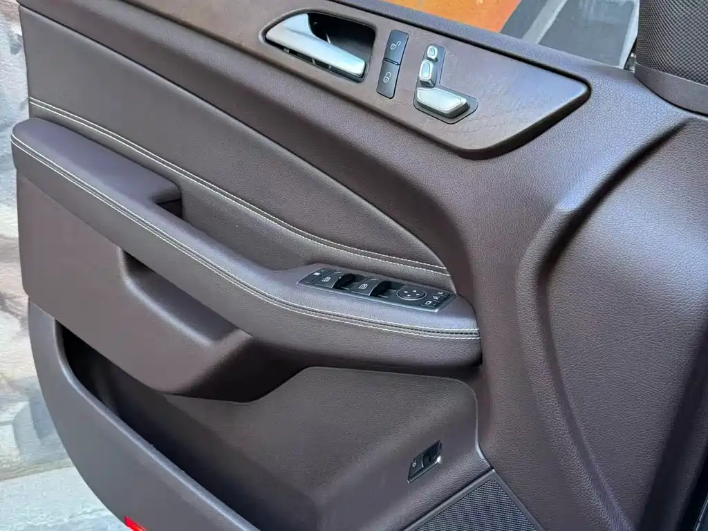 Mercedes-Benz GLE (Import) — миниатюра 6