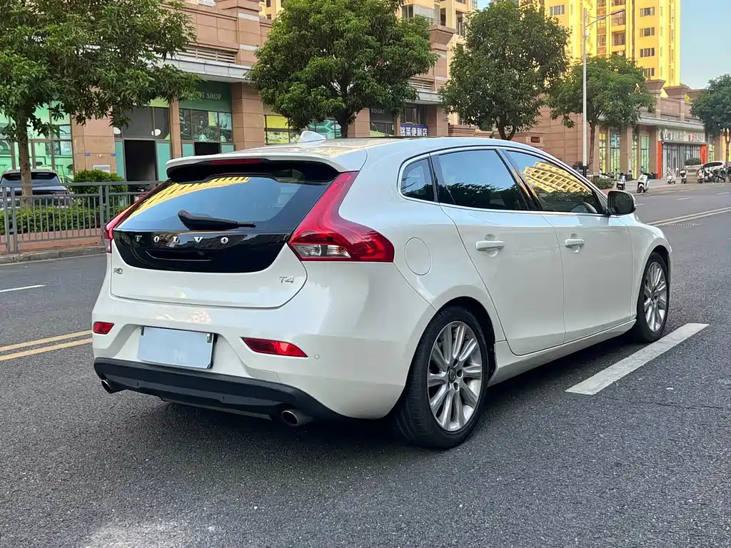 Volvo V40 — миниатюра 4