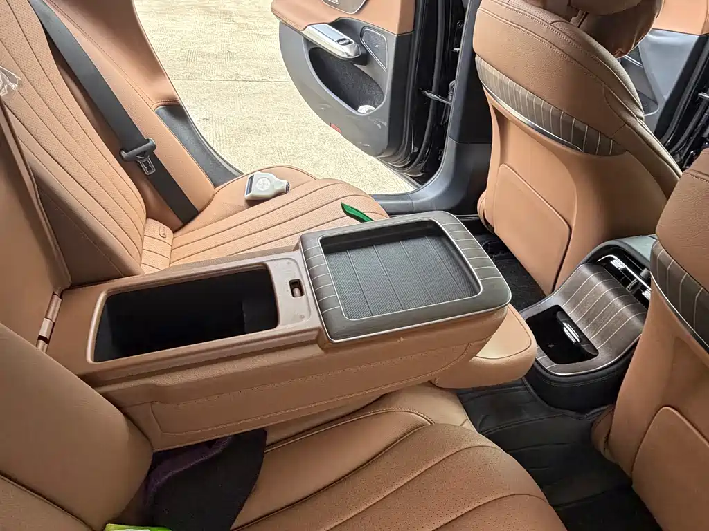 Mercedes-Benz E-Class — миниатюра 6