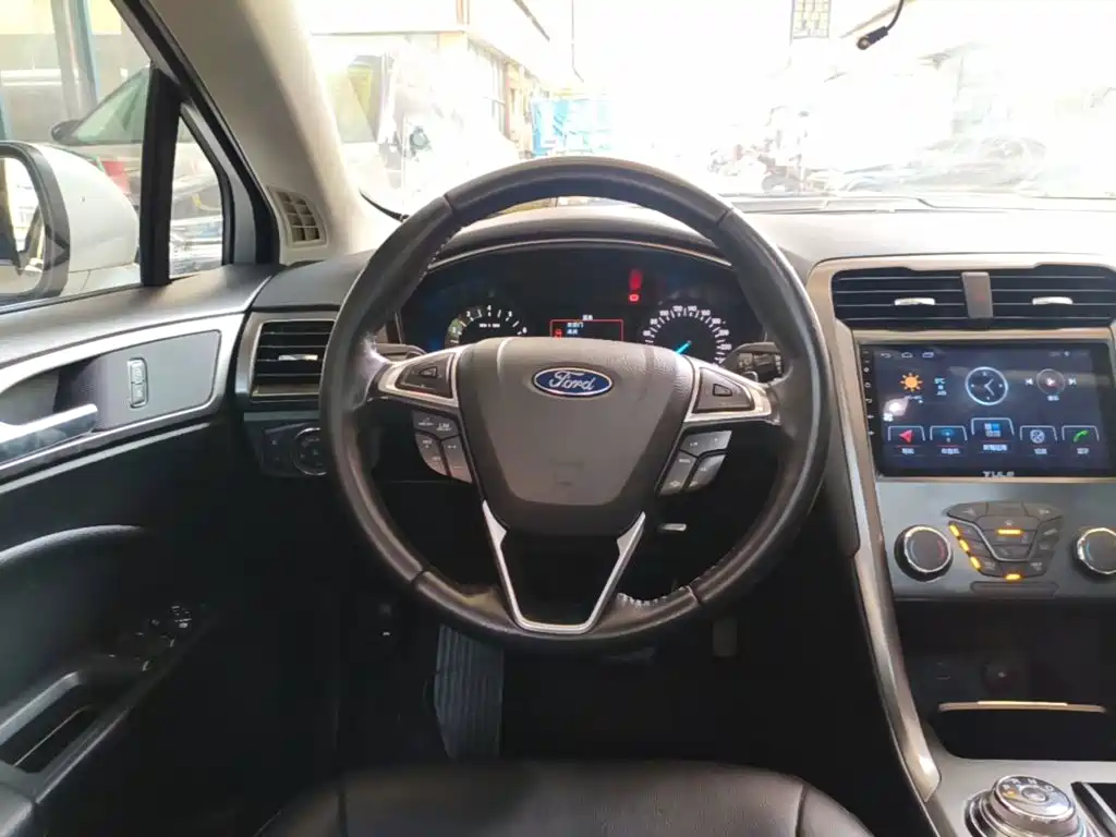 Ford Mondeo — миниатюра 11