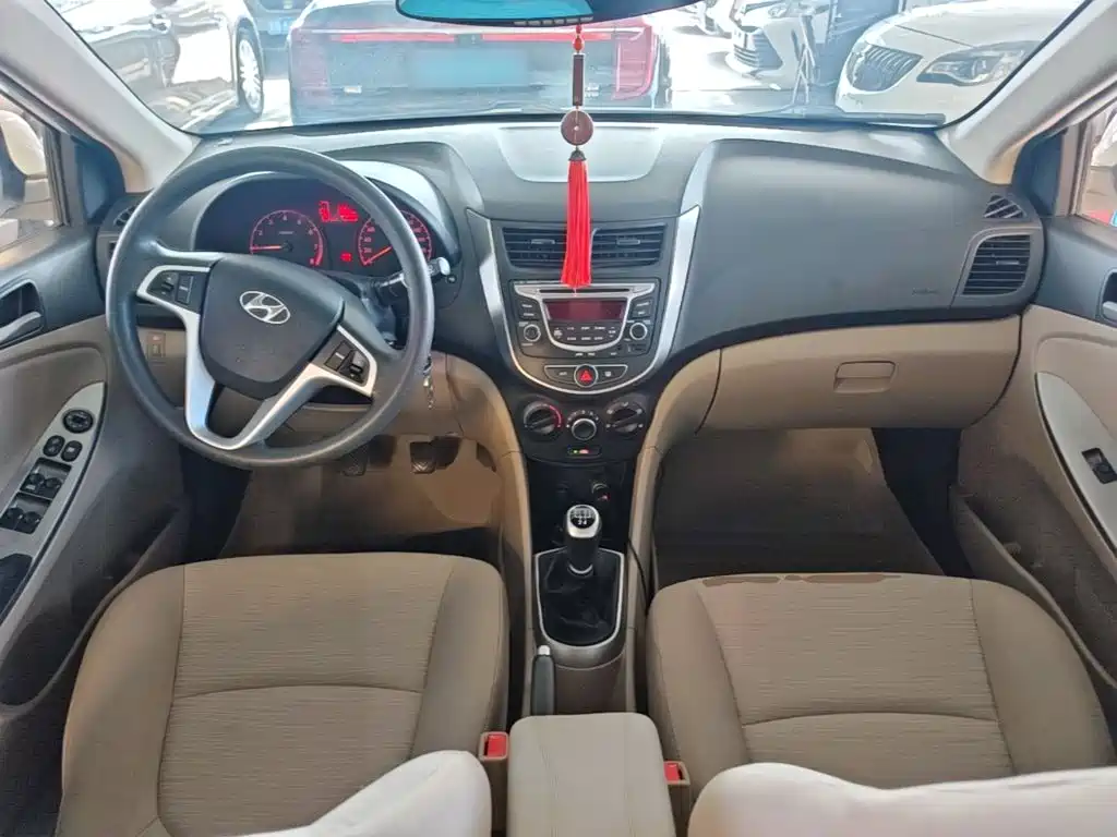 Hyundai Verna — миниатюра 10