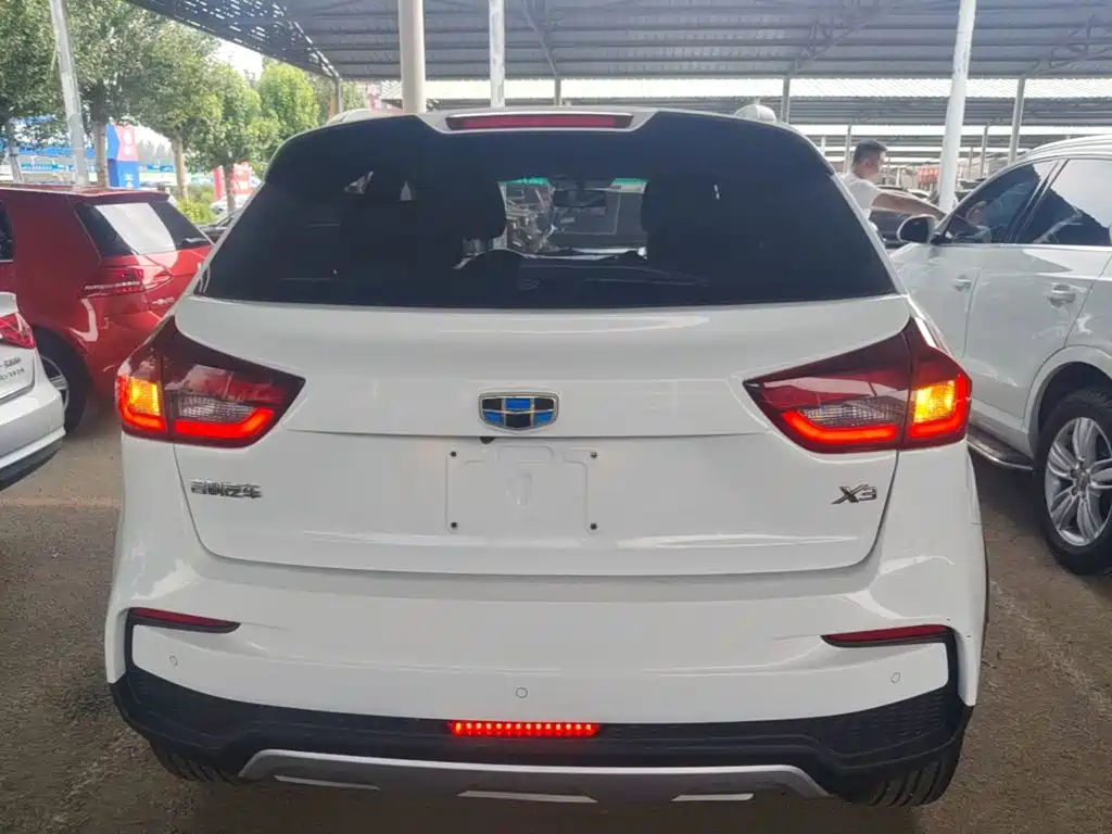 Geely Vision X3 — миниатюра 6