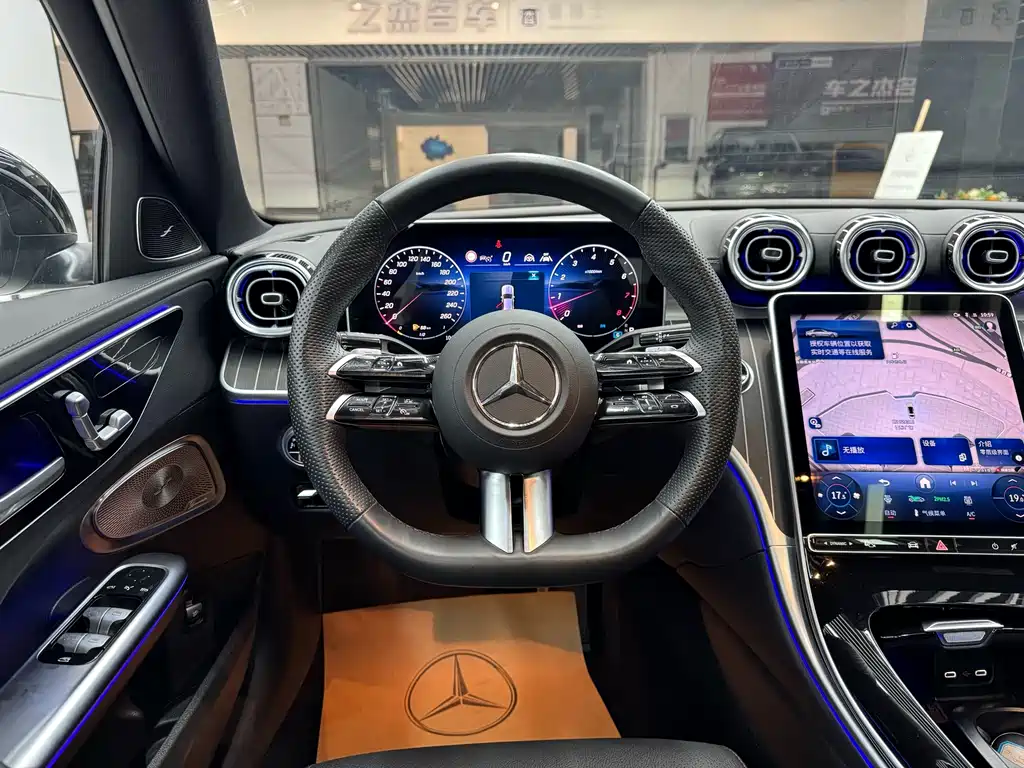 Mercedes-Benz C-Class — миниатюра 8