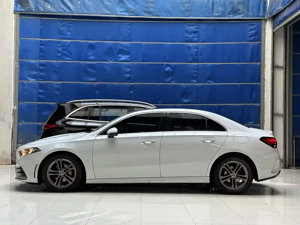 Mercedes-Benz A-Class — миниатюра 8
