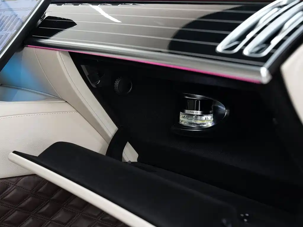 Mercedes-Benz S-Class — миниатюра 24