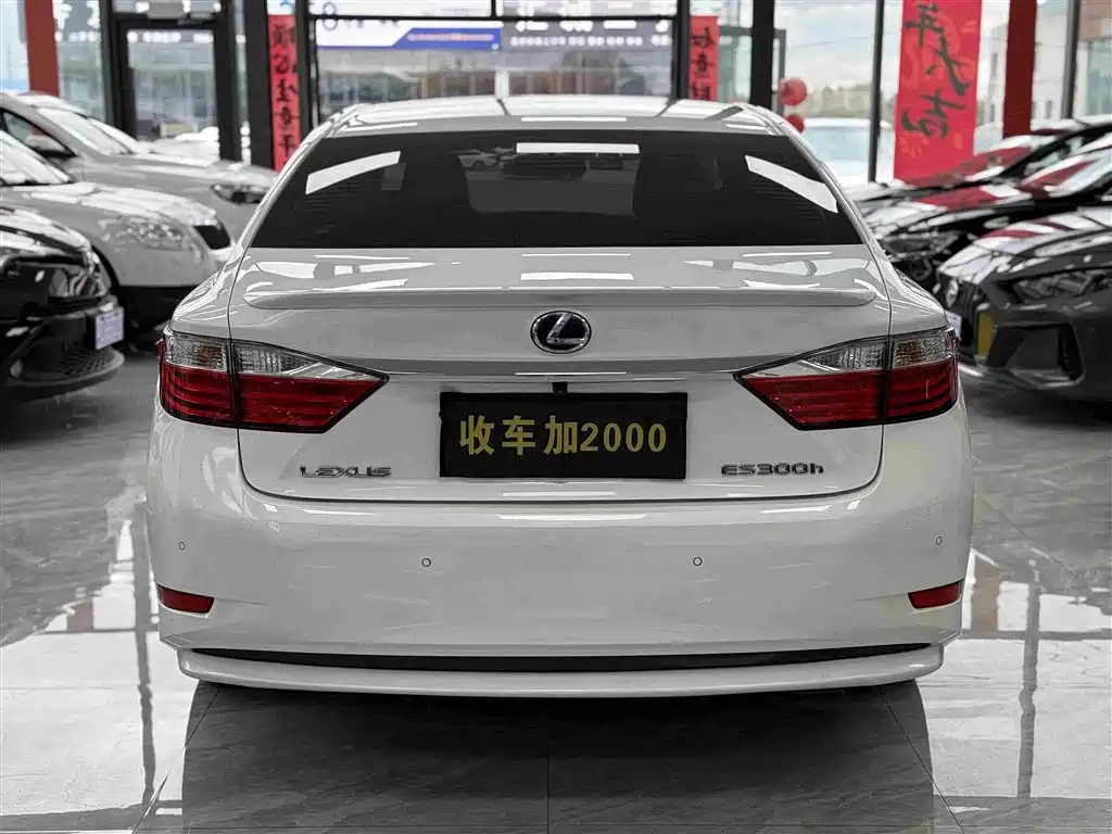Lexus ES — миниатюра 8