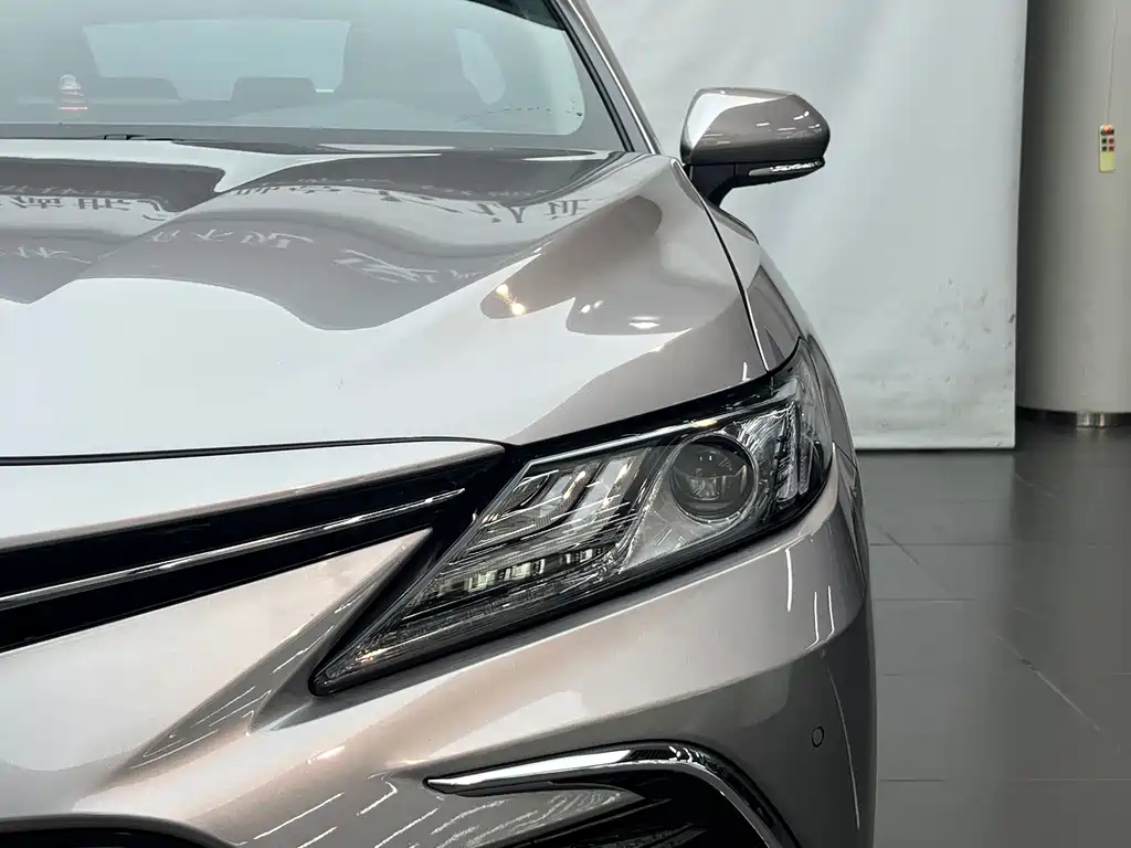 Toyota Camry — миниатюра 2