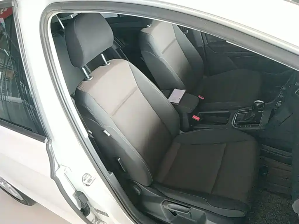 Volkswagen Golf Sportsvan — миниатюра 25