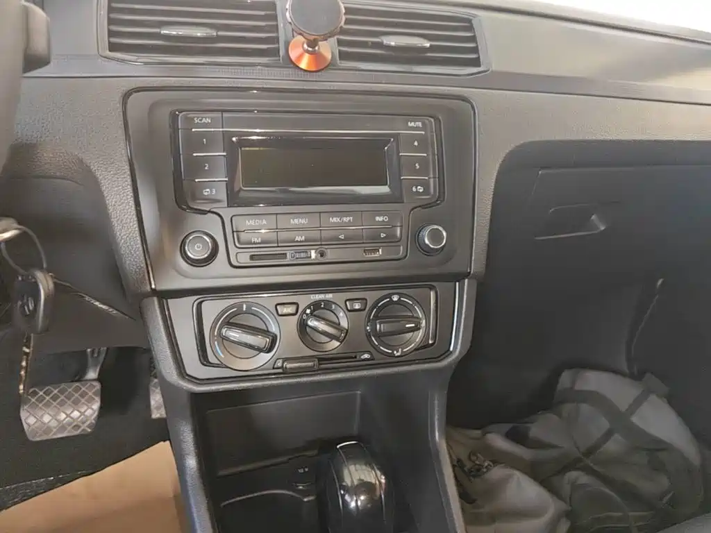 Volkswagen Santana — миниатюра 13