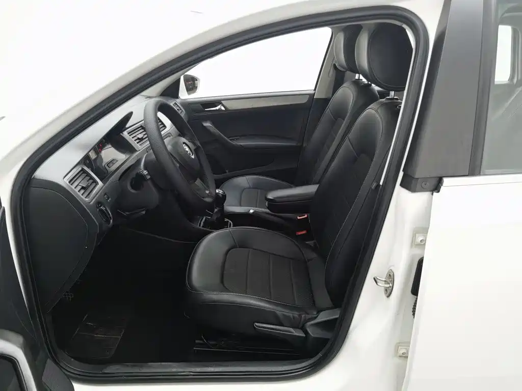 Skoda Rapid Spaceback — миниатюра 10