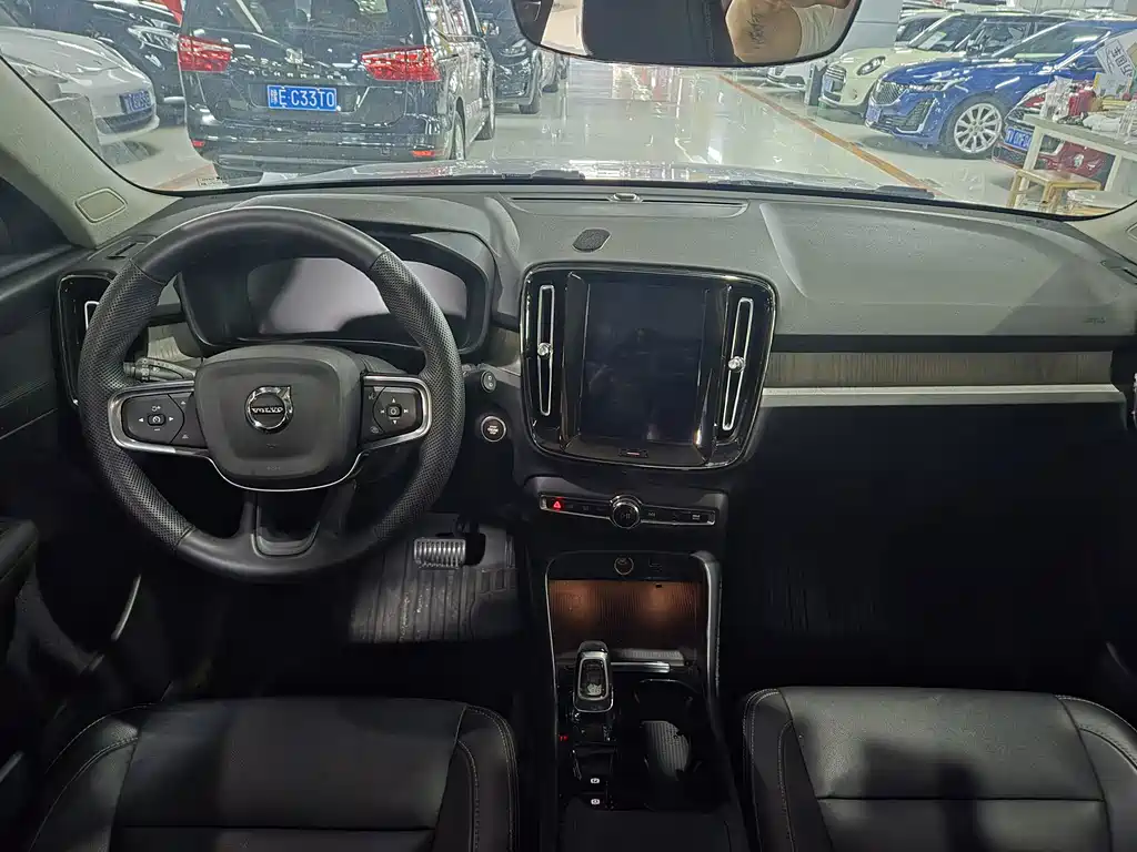 Volvo XC40 — миниатюра 3