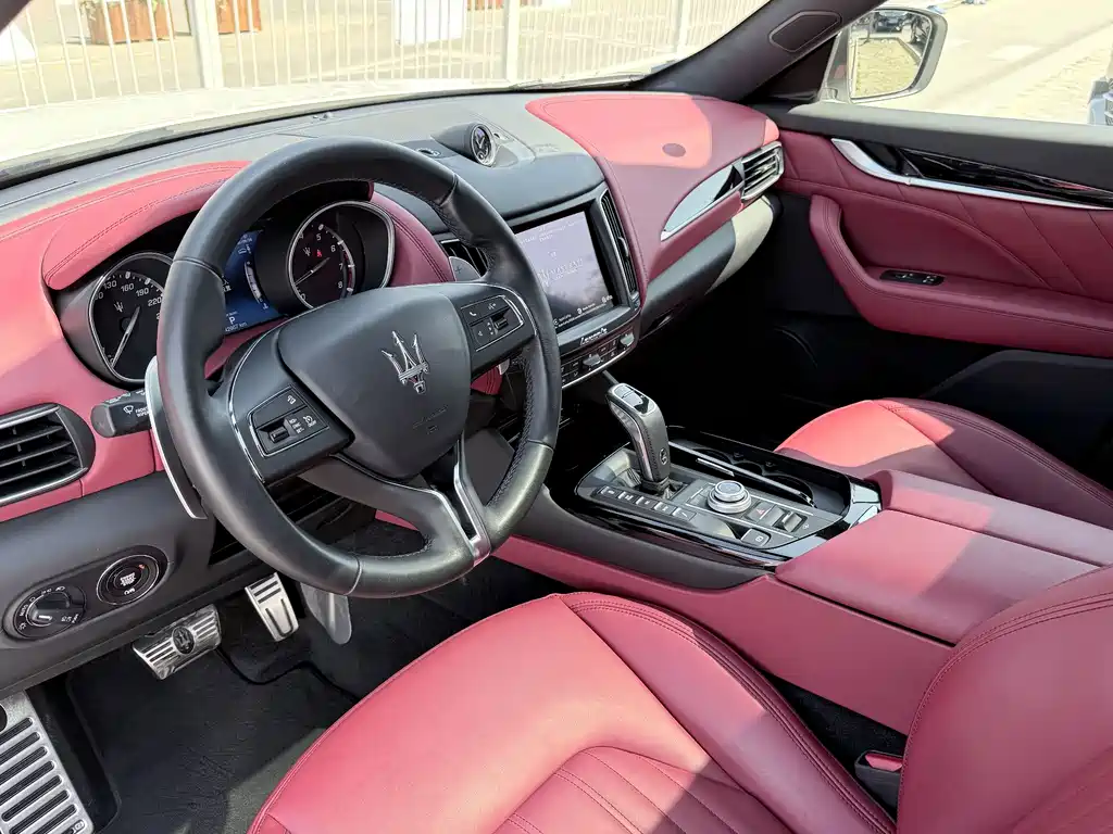 Maserati Levante — миниатюра 4