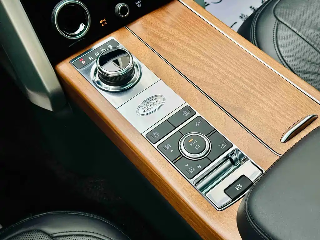 Land Rover Range Rover — миниатюра 9