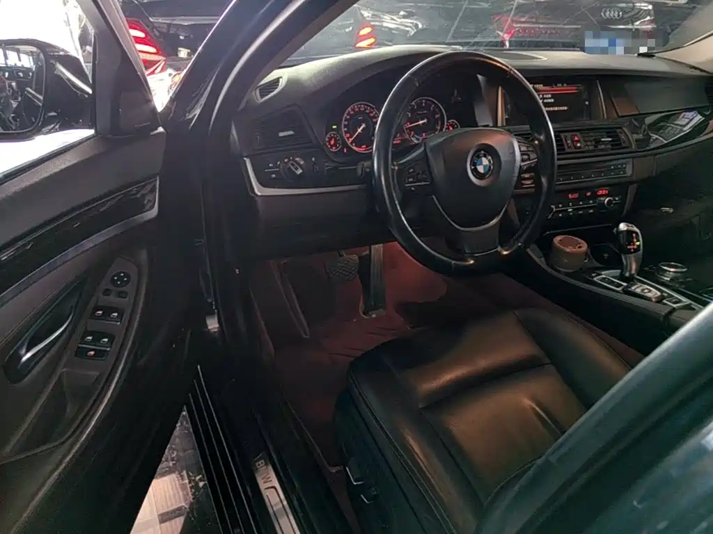 BMW 5 Series — миниатюра 16