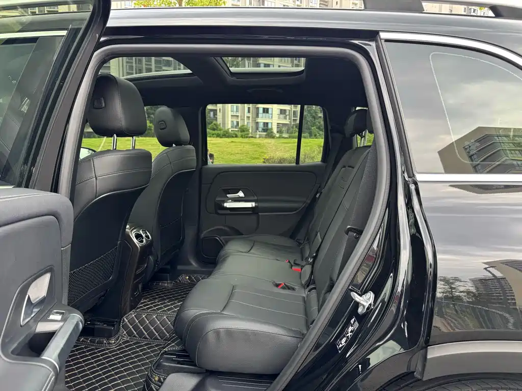 Mercedes-Benz GLB — миниатюра 12