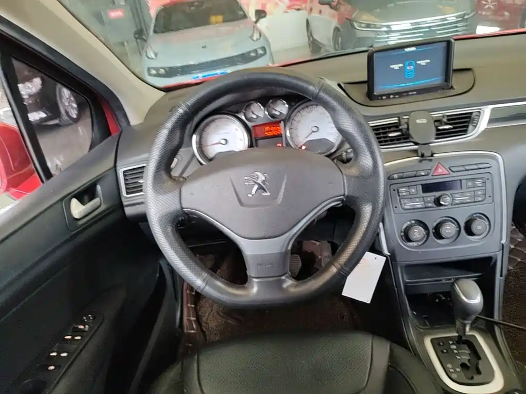 Peugeot 308 — миниатюра 11