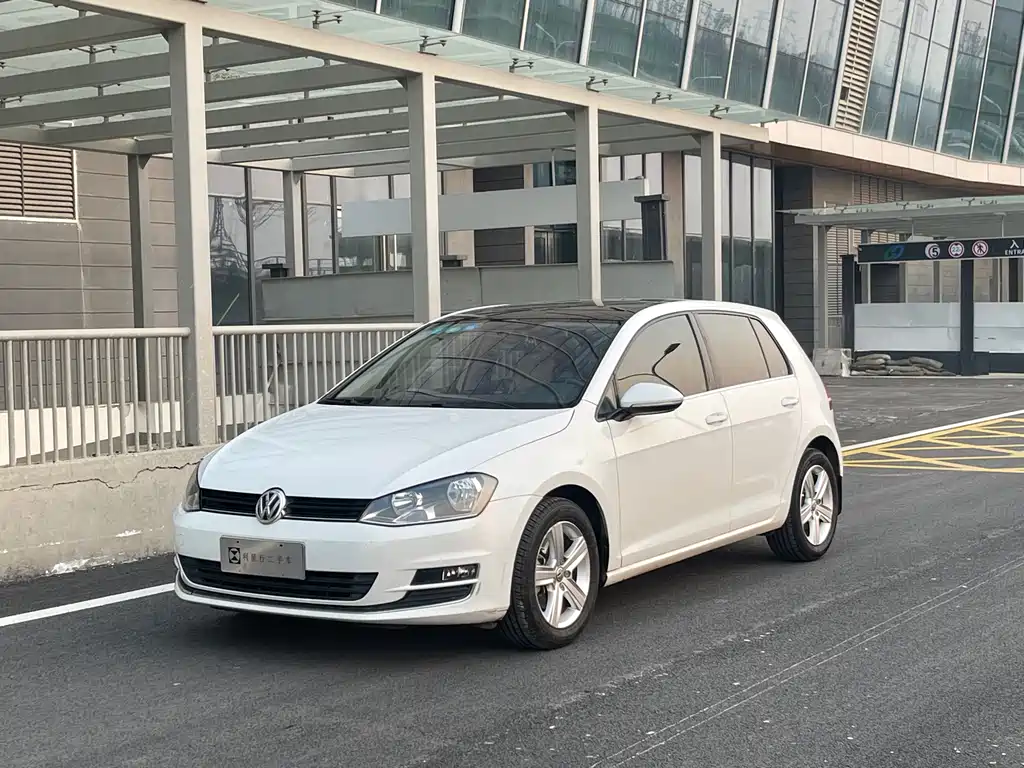 Volkswagen Golf 2021