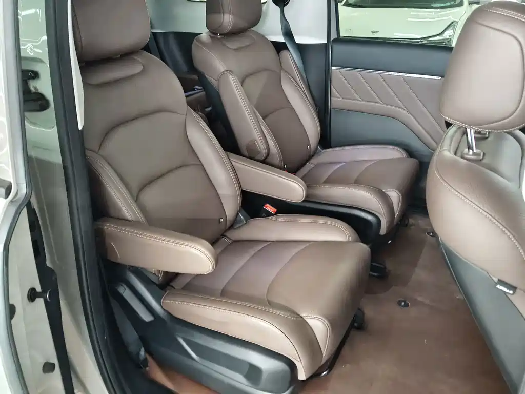 Wuling Xingguang 730 New Energy — миниатюра 7