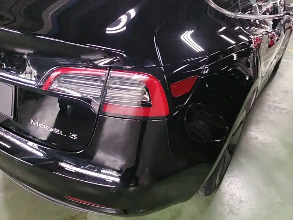 Tesla Model 3 — миниатюра 8