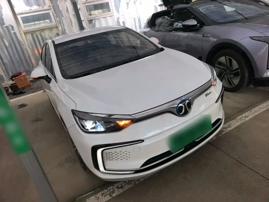 BAIC EU5 — миниатюра 4