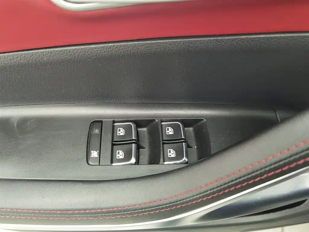 JAC S7 2017 2.0T MT Luxury