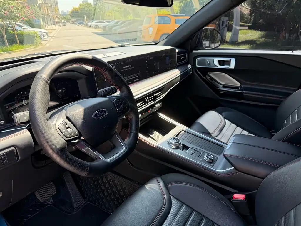 Ford Explorer — миниатюра 13