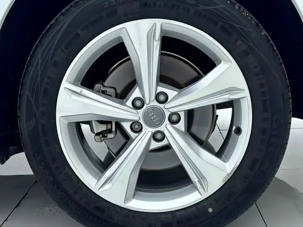 Audi Q5L — миниатюра 13