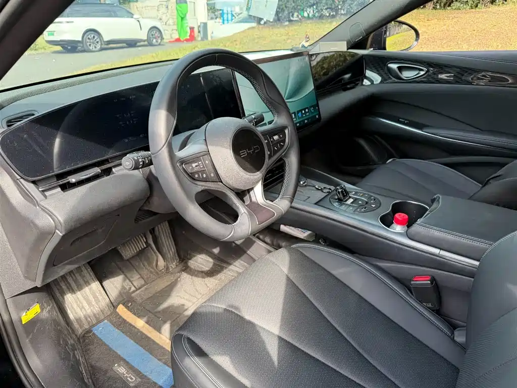 BYD Seal 2025 650