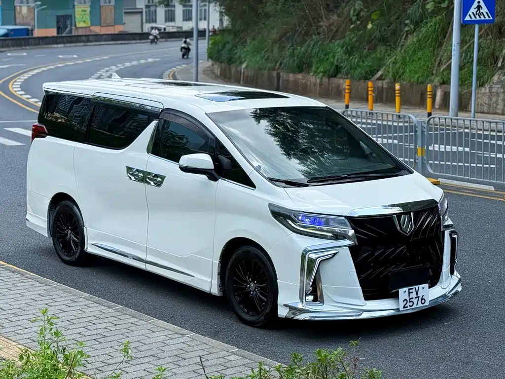 Toyota Vellfire — миниатюра 3