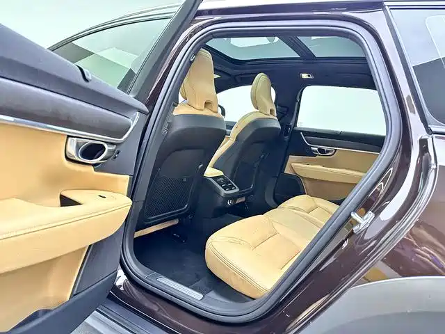 Volvo V90 — миниатюра 11