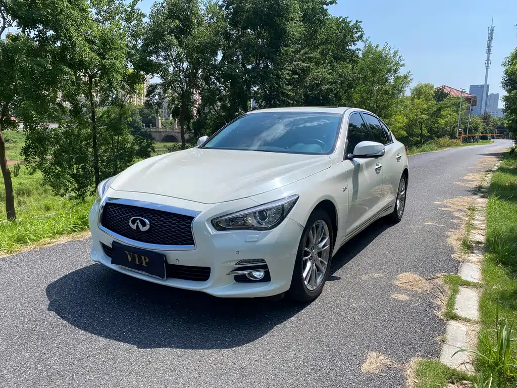 Infiniti Q50L