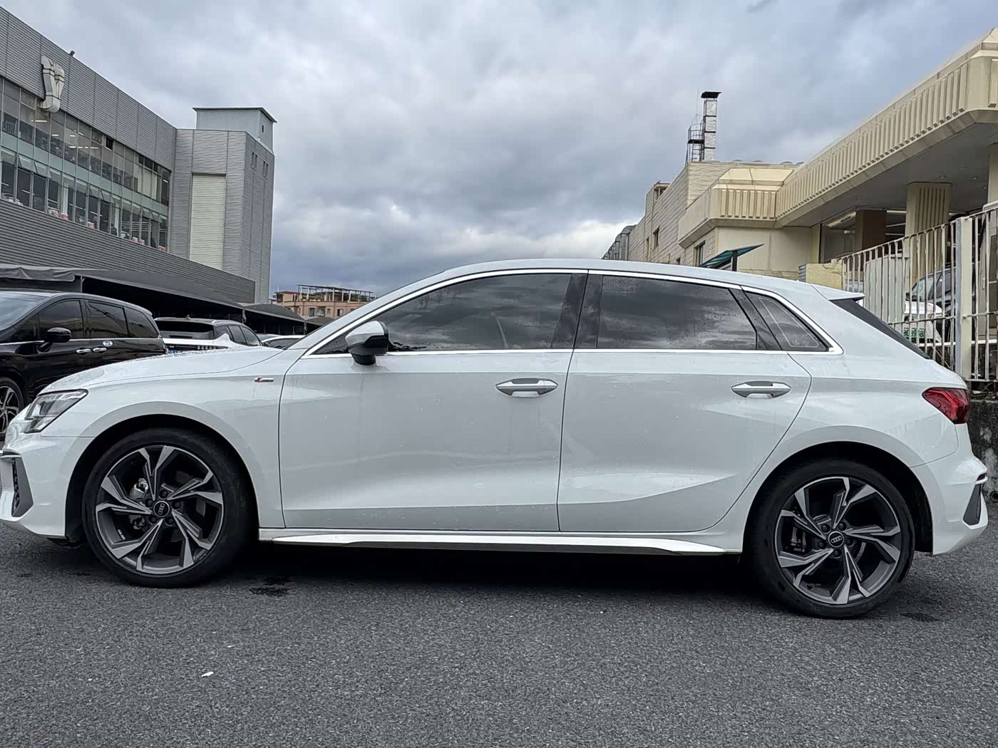 Audi A3 1.4 л 2024 г. Белый, пробег 20800 км