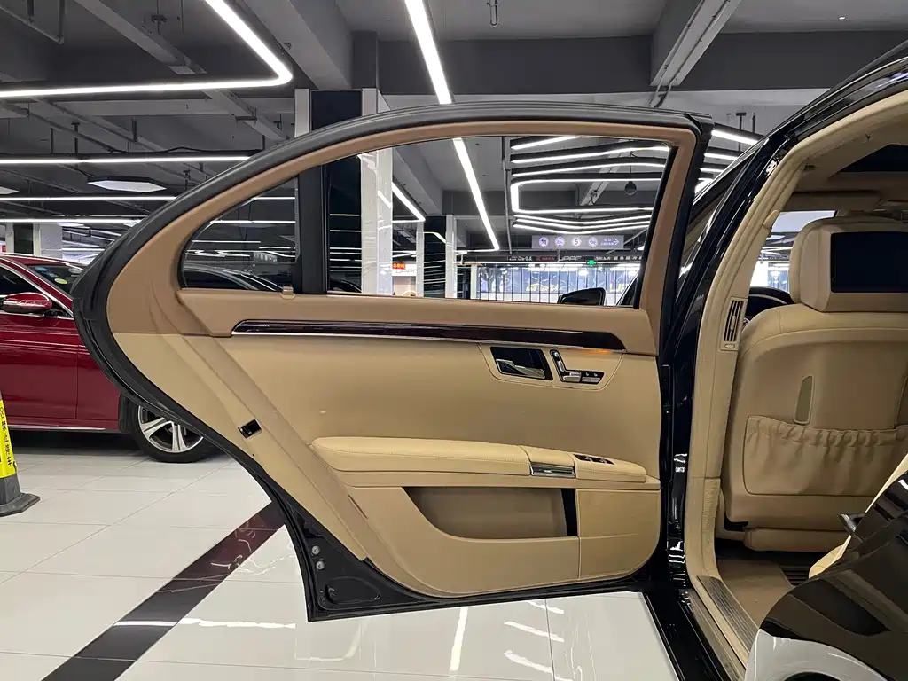 Mercedes-Benz S-Class — миниатюра 21