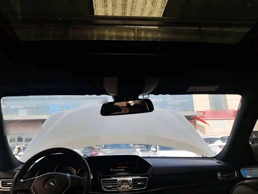 Mercedes-Benz E-Class — миниатюра 18