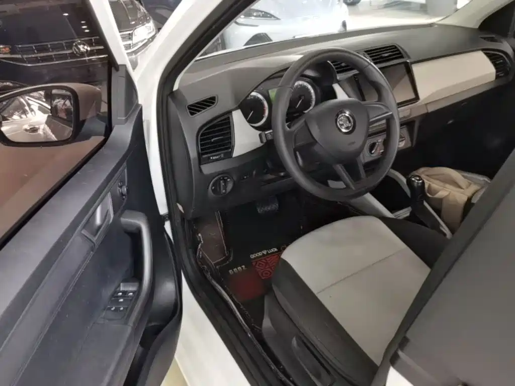 Skoda Fabia — миниатюра 16