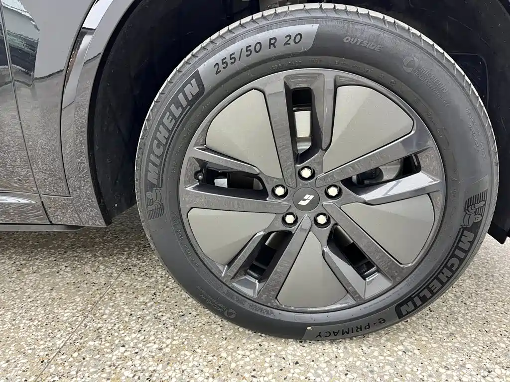 Li Auto Li L8 — миниатюра 17