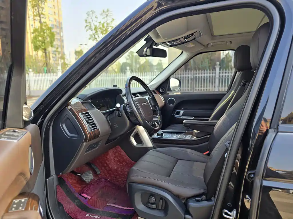Land Rover Range Rover — миниатюра 5
