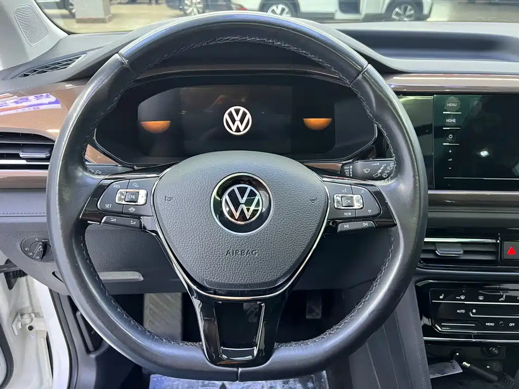 Volkswagen Tharu 2022 280TSI Luxury