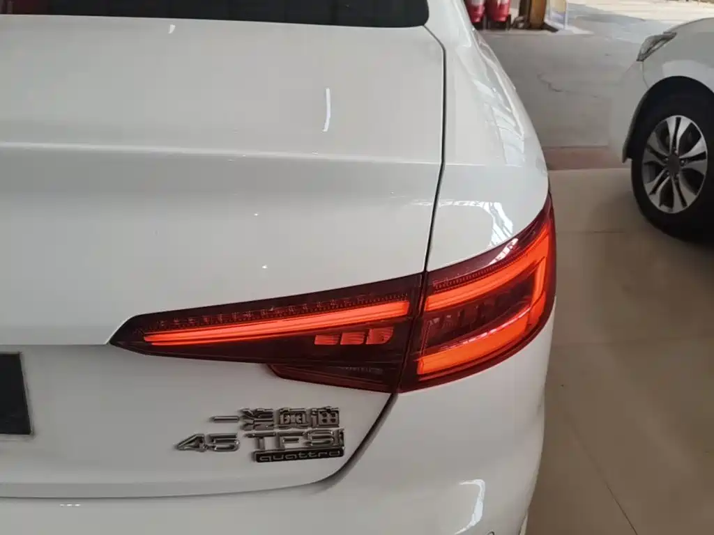 Audi A4L — миниатюра 8
