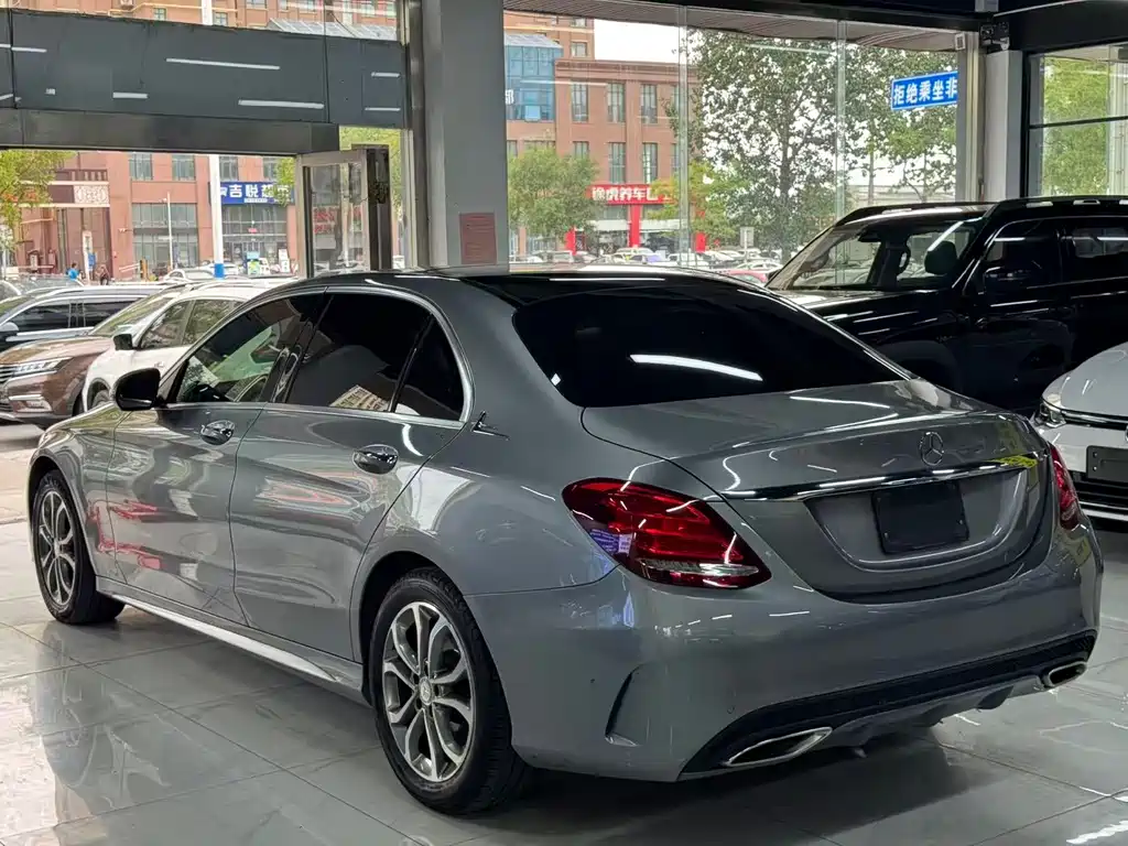 Mercedes-Benz C-Class — миниатюра 5