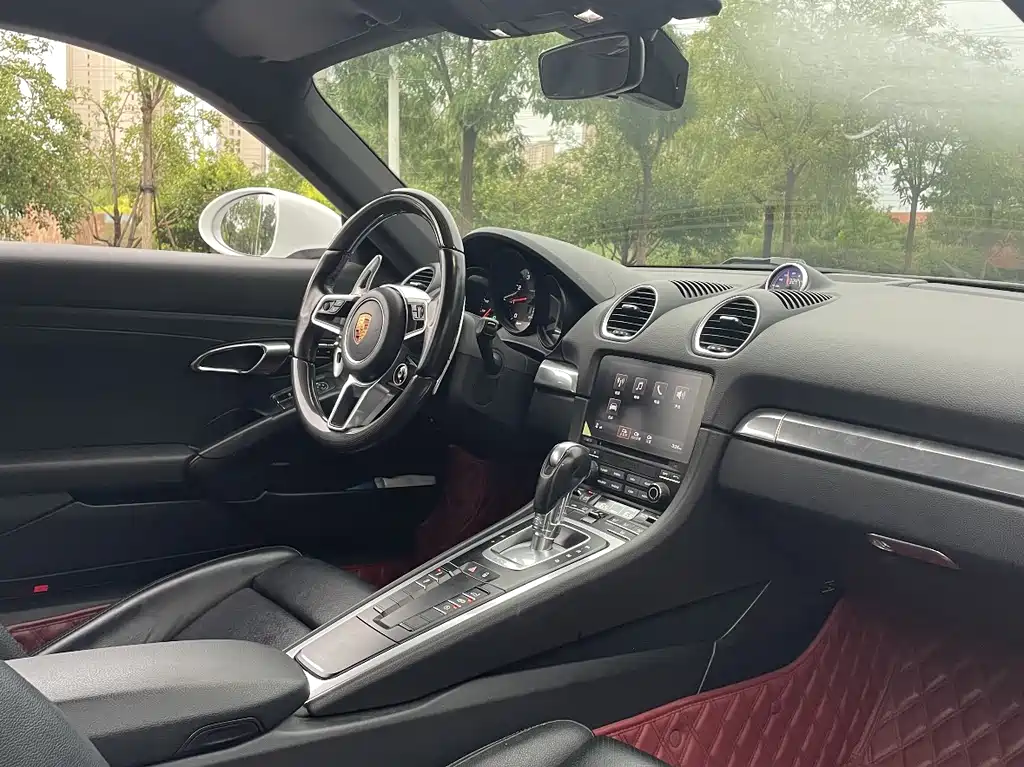 Porsche 718 2018 Cayman 2.0T